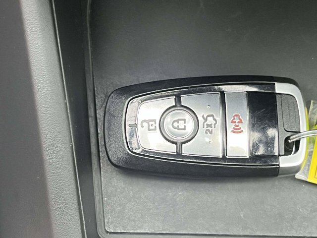 Used 2025 Ford Mustang Coupe RWD image 32