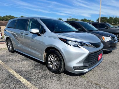 Used 2021 Toyota Sienna LE