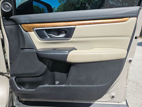 Used 2017 Honda CR-V Touring image 29