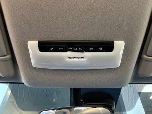 Used 2025 Nissan Versa SV FWD image 16