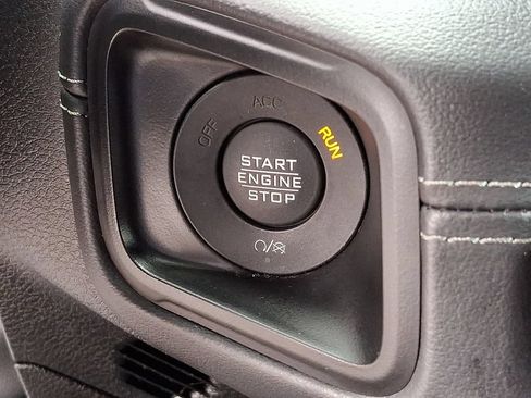 Used 2025 Jeep Wrangler Unlimited Rubicon AWD/4WD image 23