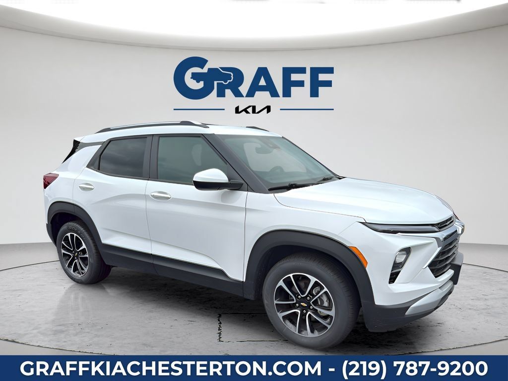 Used 2025 Chevrolet TrailBlazer LT AWD/4WD image 14