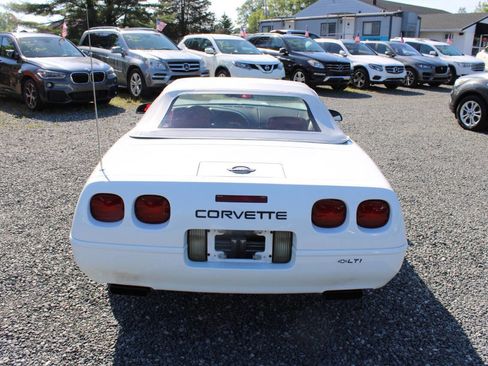 Used 1992 Chevrolet Corvette Convertible RWD image 16