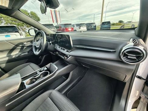 Used 2026 Chevrolet Equinox LT FWD image 28