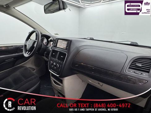 Used 2019 Dodge Grand Caravan SE w/ UConnect Hands-Free Group FWD image 39