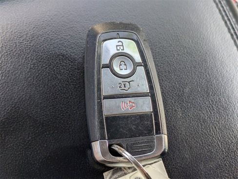 Used 2024 Ford Explorer XLT image 29