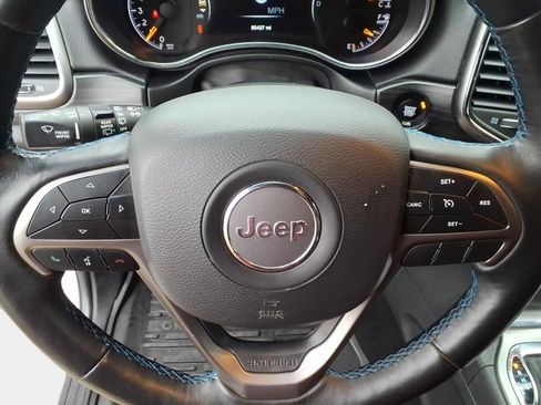 Used 2019 Jeep Grand Cherokee Laredo image 27