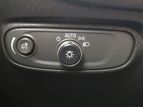 Used 2020 Chevrolet Equinox LS w/ LS Convenience Package AWD/4WD image 25