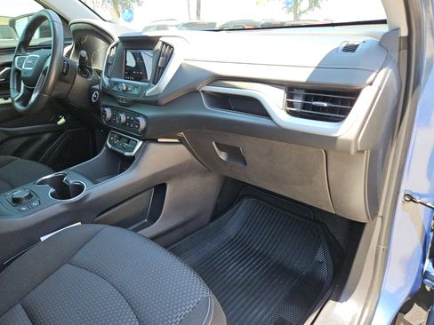 Certified 2024 GMC Terrain SLE w/ Driver Convenience Package FWD image 28