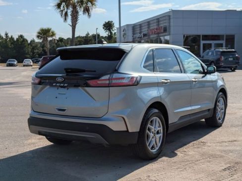 Used 2024 Ford Edge SEL image 3