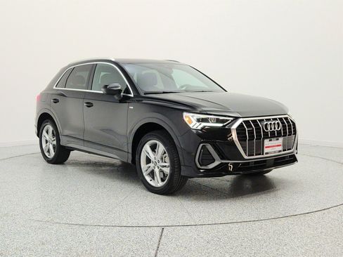 Used 2023 Audi Q3 2.0T Premium w/ Convenience Package AWD/4WD image 3