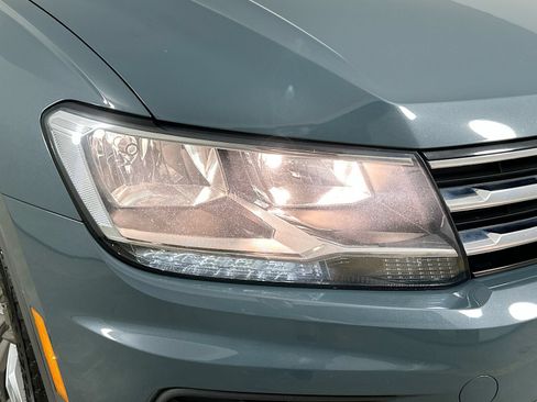 Used 2020 Volkswagen Tiguan SEL AWD/4WD image 9