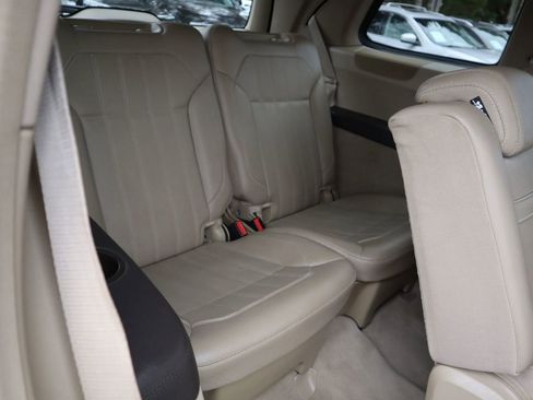 Used 2015 Mercedes-Benz GL 320 BlueTEC 4MATIC w/ Premium I Package image 28