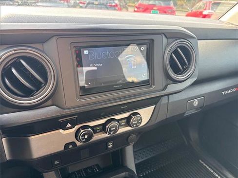 Used 2019 Toyota Tacoma SR w/ SR Convenience Package image 18