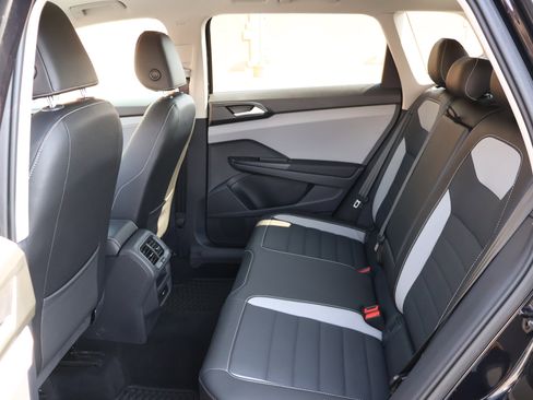 Used 2023 Volkswagen Taos SEL image 22