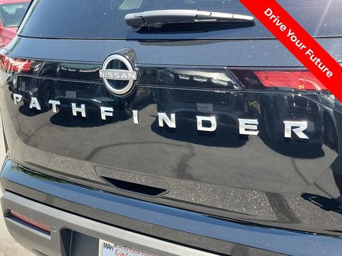 Certified 2025 Nissan Pathfinder SV FWD image 32