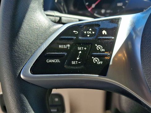 Used 2025 Mercedes-Benz GLB 250 4MATIC image 17