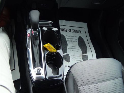 Used 2025 Chevrolet Trax LT image 25