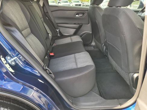Used 2025 Nissan Rogue SV FWD image 18