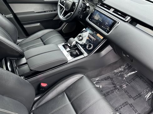 Used 2022 Land Rover Range Rover Velar R-Dynamic S image 17