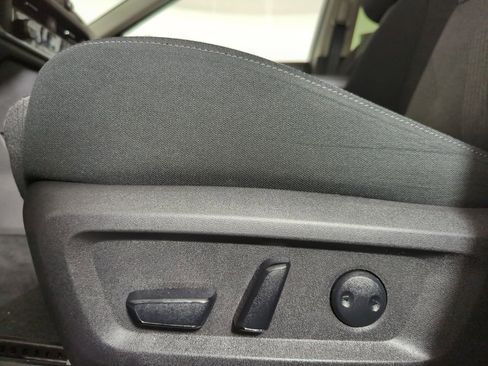Used 2024 Nissan Rogue SV FWD image 25