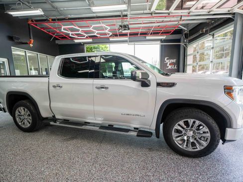Used 2021 GMC Sierra 1500 Denali w/ Driver Alert Package II AWD/4WD image 5