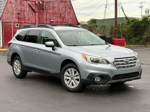 Used 2015 Subaru Outback 2.5i Premium AWD/4WD image 2