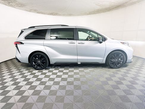 Certified 2023 Toyota Sienna XSE w/ XSE Plus Package FWD image 2
