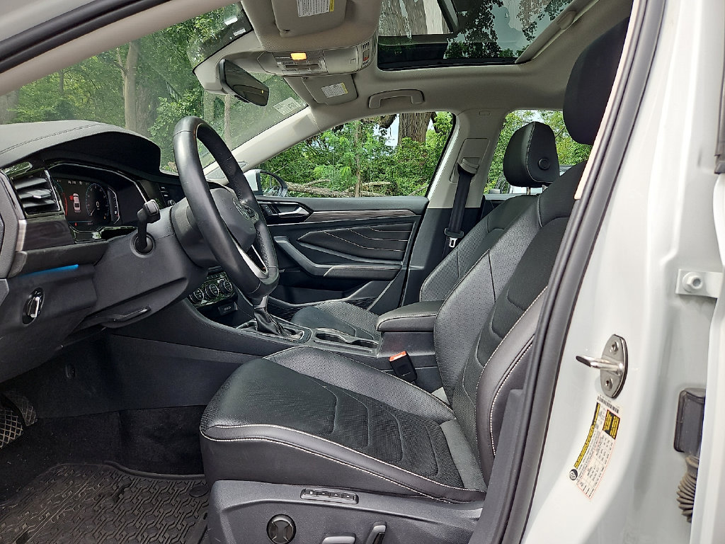 Certified 2023 Volkswagen Jetta SEL FWD image 14