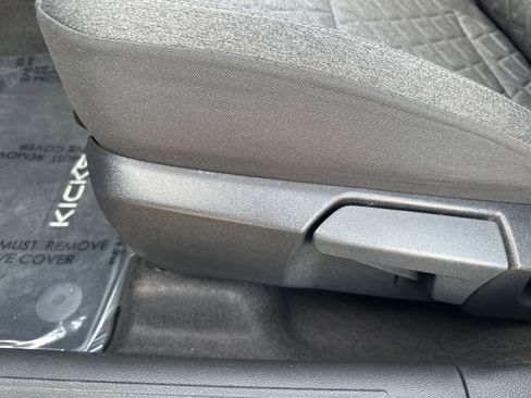 Used 2025 Nissan Kicks SV w/ Charging Package AWD/4WD image 13