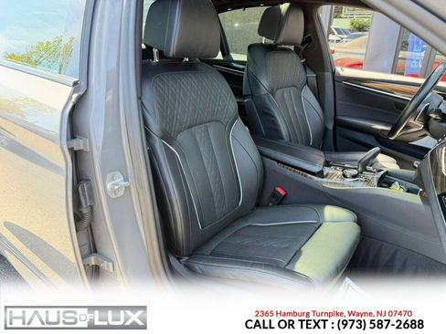 Used 2021 BMW M550i xDrive w/ Executive Package AWD/4WD image 5