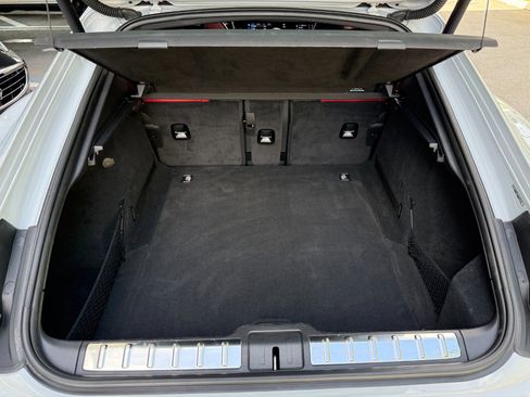 Used 2024 Porsche Panamera image 36