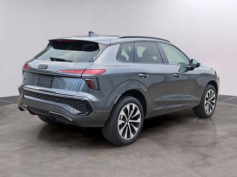 New 2026 Audi Q3 quattro 2.0T AWD/4WD image 3