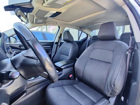 Used 2023 Nissan Altima 2.5 SV w/ SV Premium Package image 5