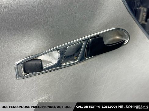Used 1988 Mercedes-Benz 560 SL image 16