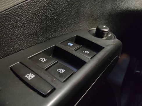 Used 2015 Chevrolet Sonic LT FWD image 27