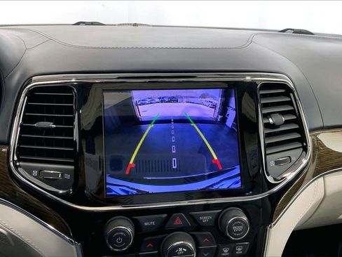 Used 2019 Jeep Grand Cherokee Summit image 24