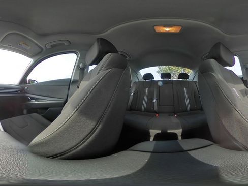 Used 2025 Hyundai Elantra SEL image 42