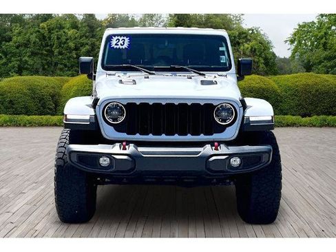 Used 2023 Jeep Gladiator Rubicon w/ LED Lighting Group AWD/4WD image 2