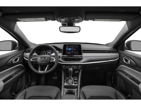Used 2025 Jeep Compass Latitude AWD/4WD image 10