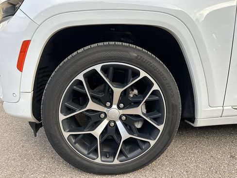 Used 2023 Jeep Grand Cherokee Summit AWD/4WD image 21