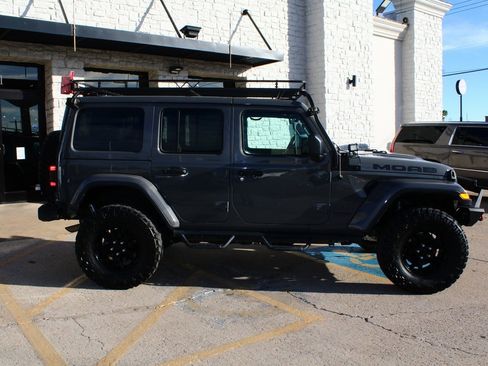 Used 2018 Jeep Wrangler Unlimited Sahara w/ Quick Order Package 24M Moab image 6