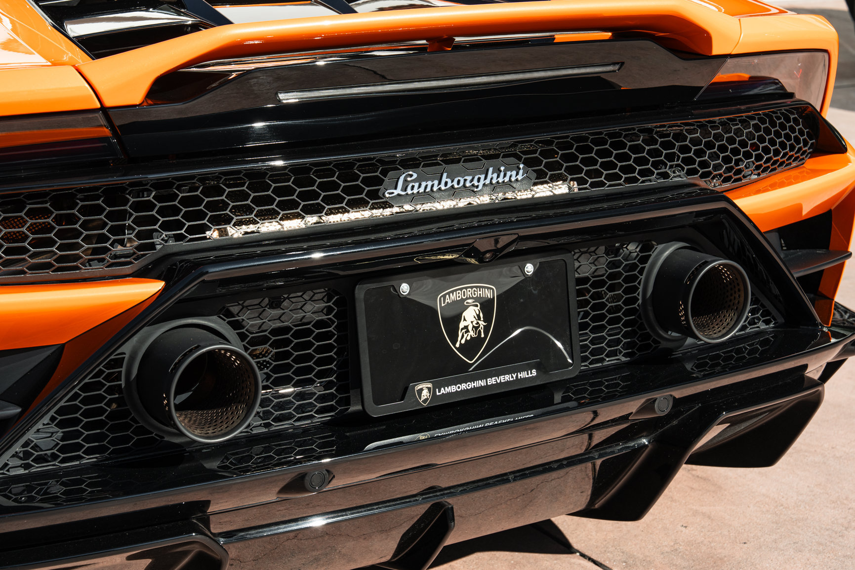 Used 2020 Lamborghini Huracan EVO RWD image 18