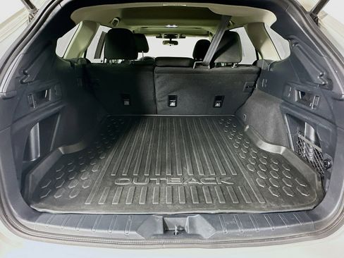 Used 2025 Subaru Outback Premium AWD/4WD image 29
