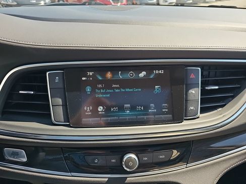 Used 2018 Buick Enclave Premium FWD image 18