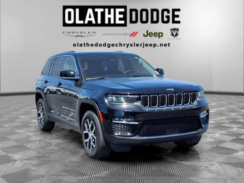 Used 2023 Jeep Grand Cherokee Limited AWD/4WD image 30