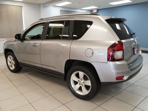 Used 2016 Jeep Compass Latitude AWD/4WD image 7