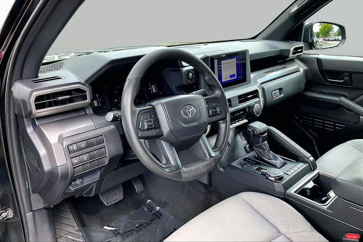 Used 2024 Toyota Tacoma SR5 AWD/4WD image 17