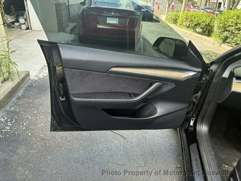 Used 2022 Tesla Model 3 Long Range AWD/4WD image 13