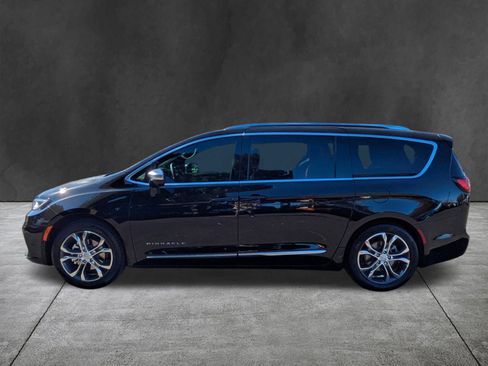 New 2026 Chrysler Pacifica Pinnacle image 7